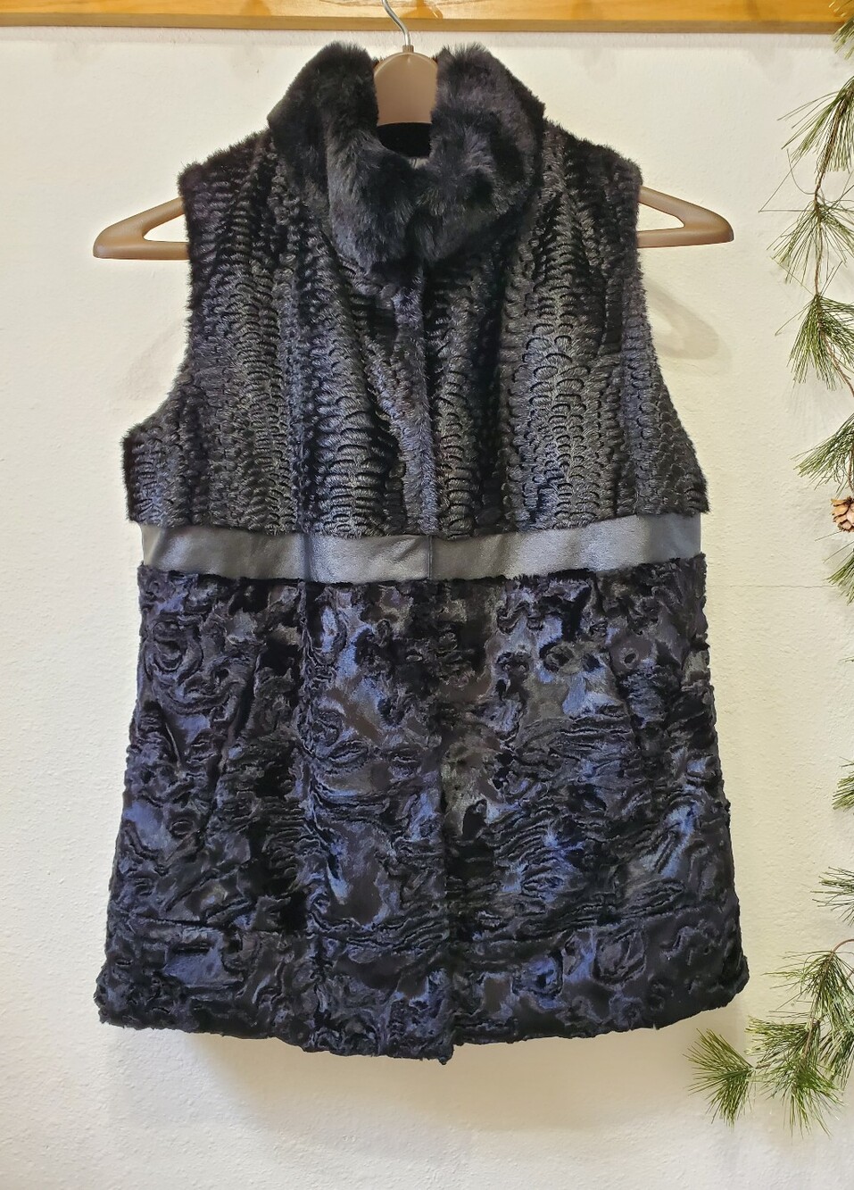 Via Spiga Reversible Vest Black Faux Fur  Astrakhan Mixed Texture